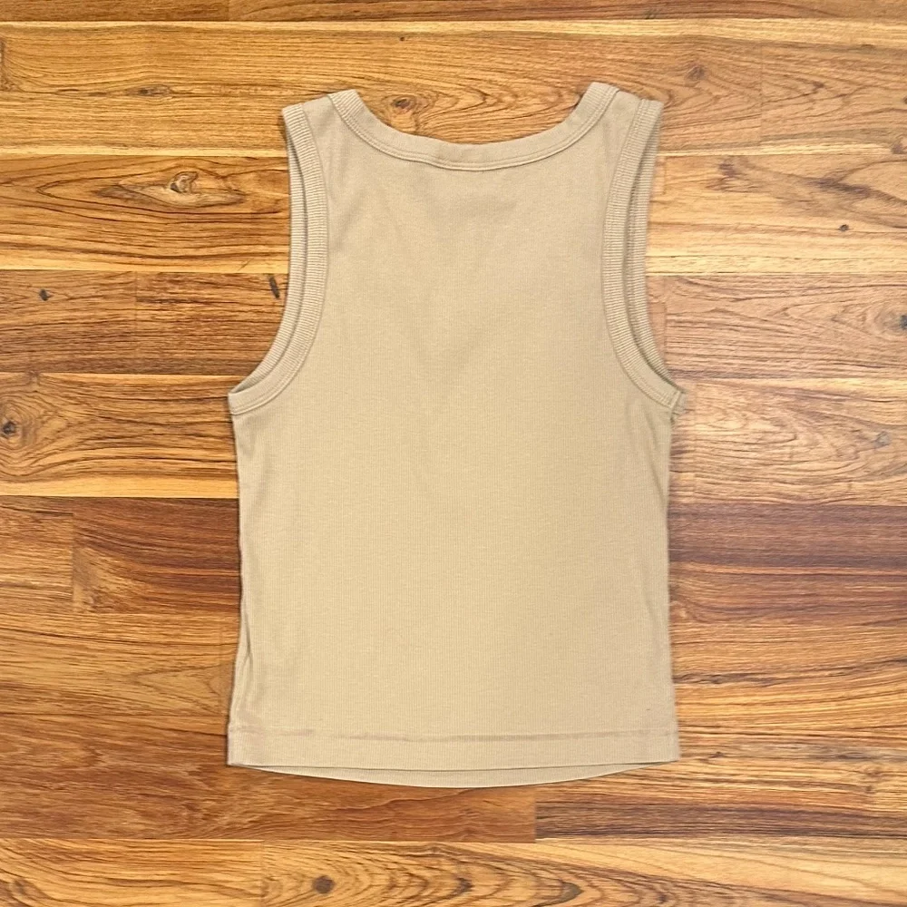 Universal Thread Ribbed Tank Size Small - Picture 2 of 2